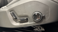 Volvo XC90 2.0 T8 PHEV Ultra Dark 5dr AWD Geartronic Estate